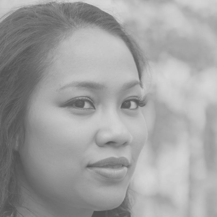 Portrait of Pensiri Tanawat, Senior Finance Communication Instructor